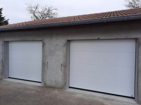 Pose de portes de garage à SAINT VICTOR DE MORESTEL