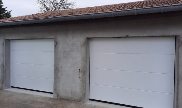 Pose de portes de garage à SAINT VICTOR DE MORESTEL